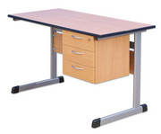 Lehrertisch mit L Fuss 1